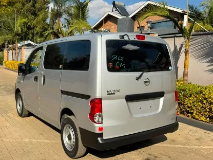 Picture of Nissan NV200 2020