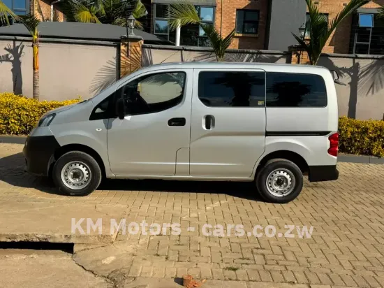 Picture of Nissan NV200 2020