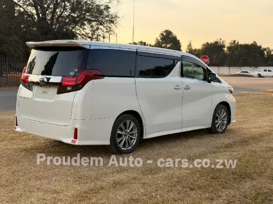 Picture of Toyota Alphard 2017