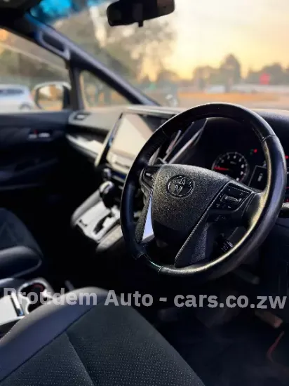 Picture of Toyota Alphard 2017