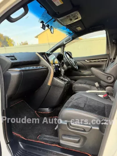 Picture of Toyota Alphard 2017