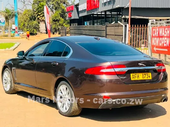 Picture of Jaguar XF 2015
