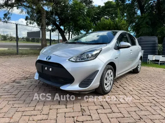 Picture of Toyota Aqua 2016