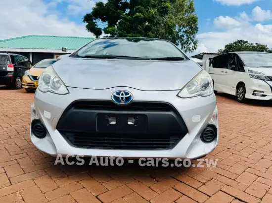 Picture of Toyota Aqua 2016