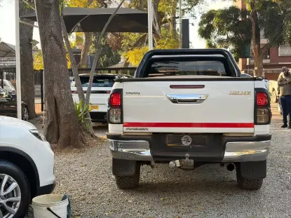 Picture of Toyota Hilux 2017