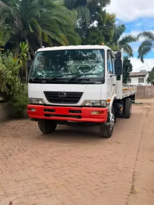 Picture of Nissan UD 70 2008