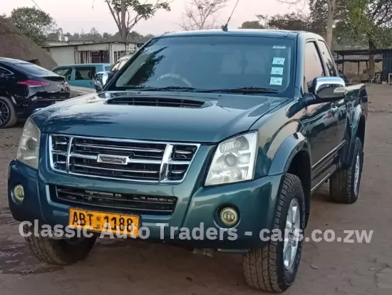 Picture of Isuzu KB300 2010