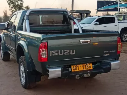 Picture of Isuzu KB300 2010