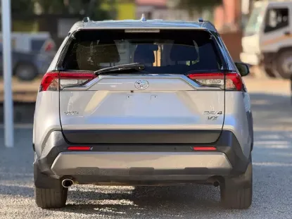 Picture of Toyota Rav4 2019