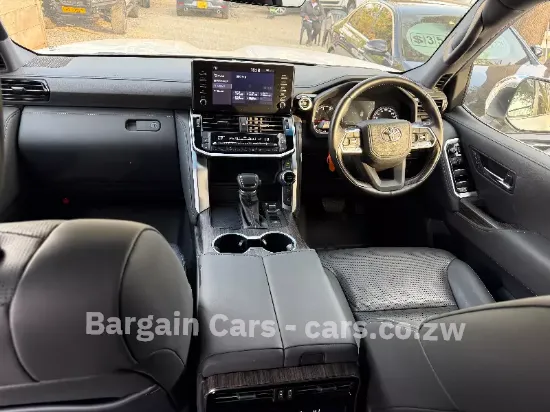 Picture of Toyota Landcruiser 2023