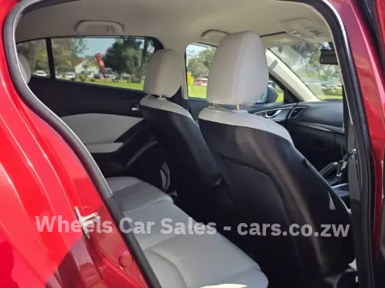 Picture of Mazda Axela 2017