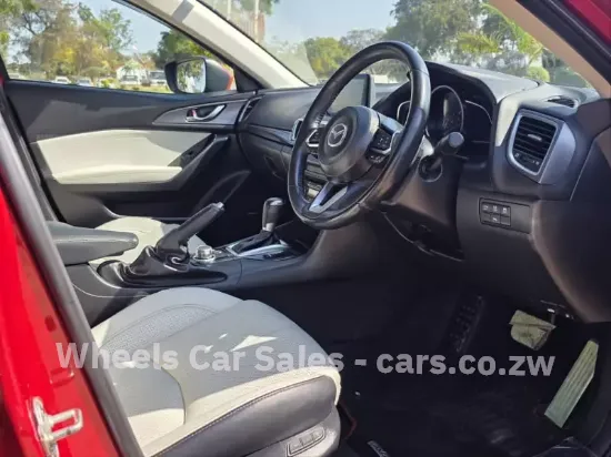 Picture of Mazda Axela 2017