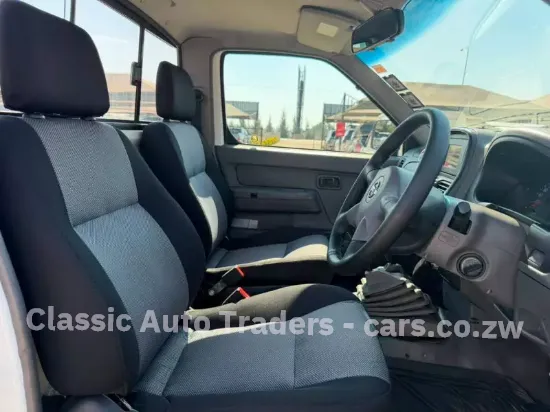 Picture of Nissan NP300 2019