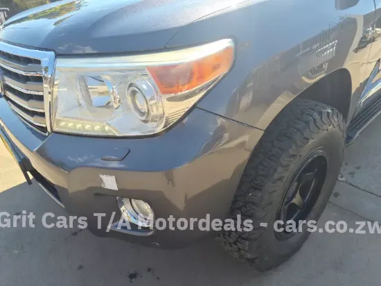 Picture of Toyota Land Cruiser 2013