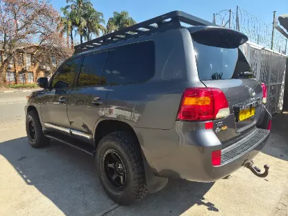 Picture of Toyota Land Cruiser 2013