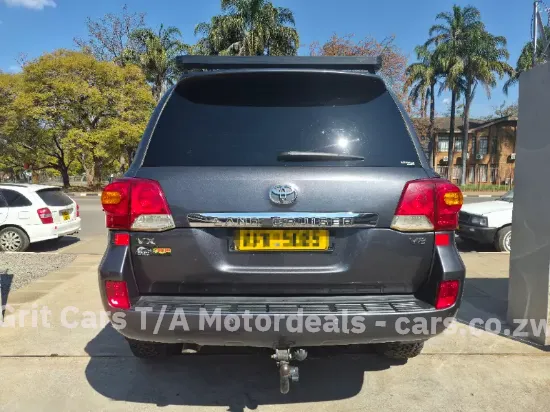 Picture of Toyota Land Cruiser 2013