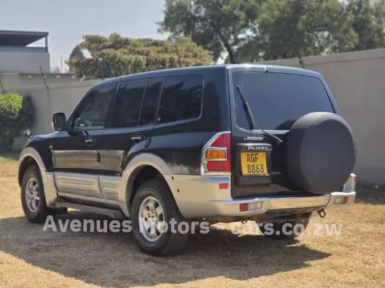 Picture of Mitsubishi Pajero 2000