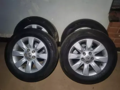 Picture of Nissan X-Trail 16" Alloy Rims + Tyres