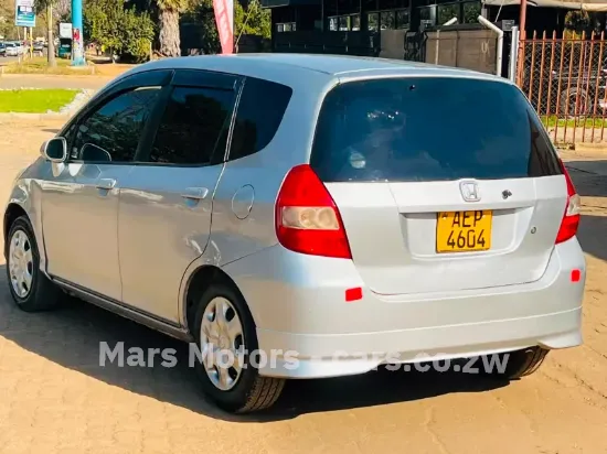 Picture of Honda Fit 2002