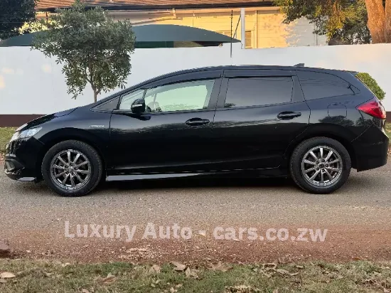 Picture of Honda Jade 2015