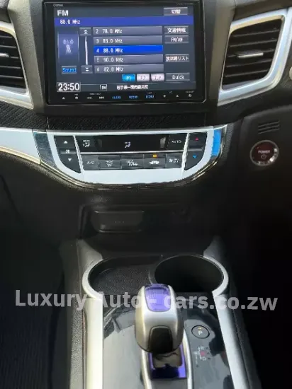 Picture of Honda Jade 2015