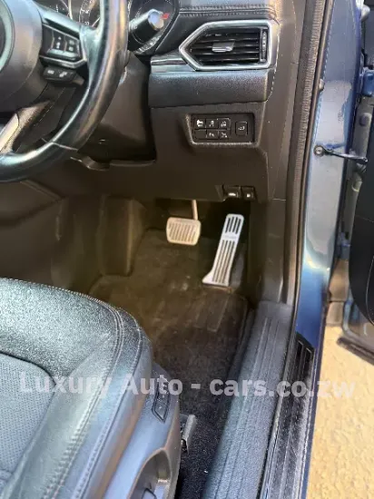 Picture of Mazda CX-5 2017