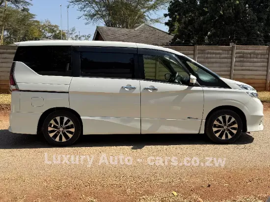 Picture of Nissan Serena 2017