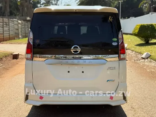 Picture of Nissan Serena 2017