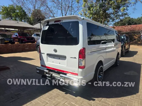 Picture of Toyota Hiace 2017