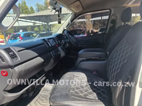 Picture of Toyota Hiace 2017