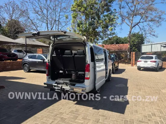 Picture of Toyota Hiace 2017