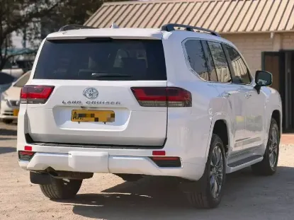 Picture of Toyota Land Cruiser 2023