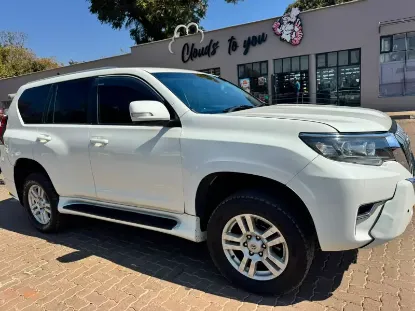 Picture of Toyota Land Cruiser 2017