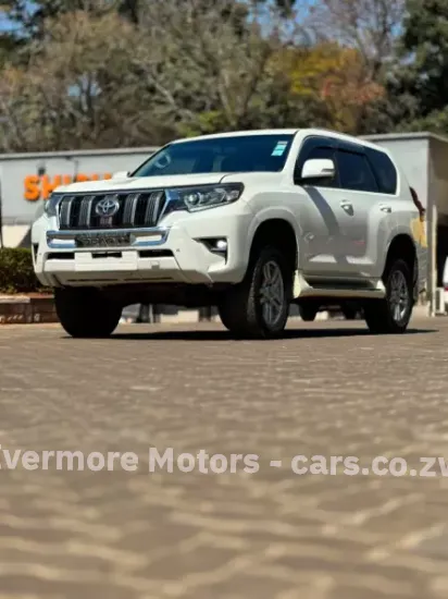 Picture of Toyota Land Cruiser 2017