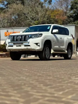 Picture of Toyota Land Cruiser 2017