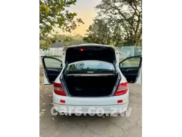 Picture of Mercedes Benz C-Class 2009