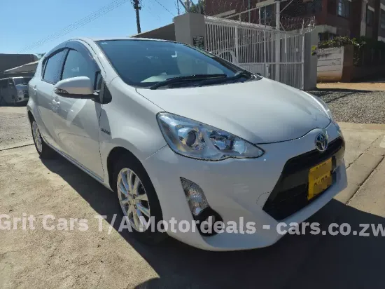 Picture of Toyota Aqua 2016