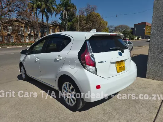 Picture of Toyota Aqua 2016