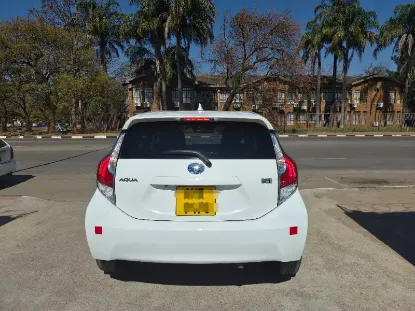 Picture of Toyota Aqua 2016