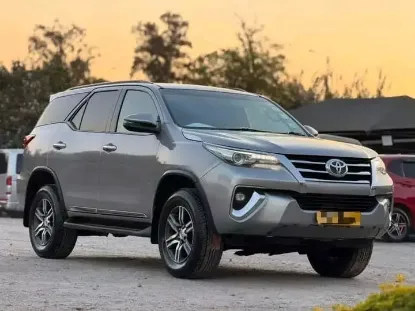 Picture of Toyota Fortuner 2020
