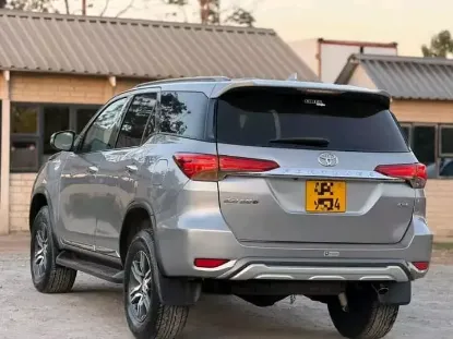 Picture of Toyota Fortuner 2020