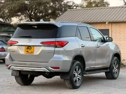 Picture of Toyota Fortuner 2020