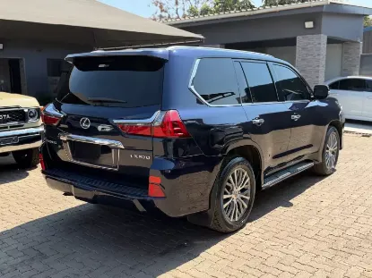Picture of Lexus LX 2021