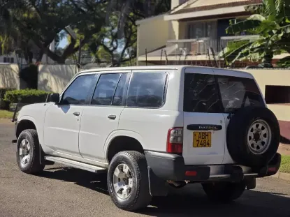 Picture of Nissan Patrol 1998