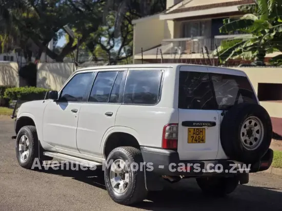 Picture of Nissan Patrol 1998