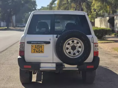Picture of Nissan Patrol 1998