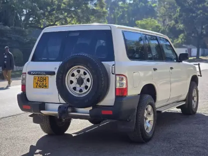 Picture of Nissan Patrol 1998