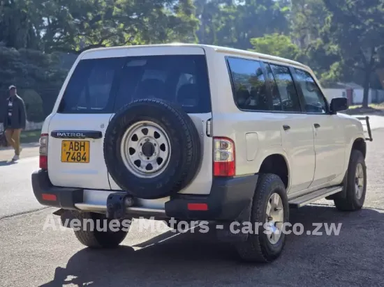 Picture of Nissan Patrol 1998
