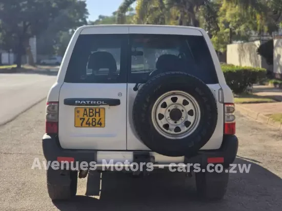Picture of Nissan Patrol 1998