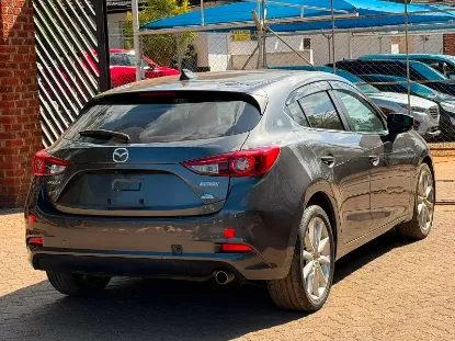 Picture of Mazda Axela 2016